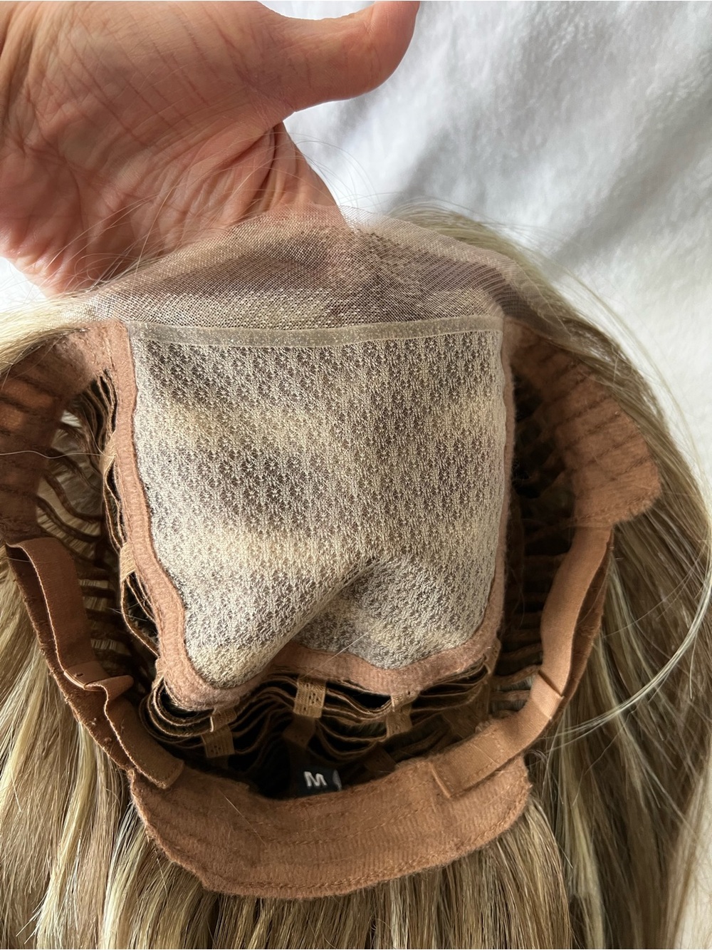 15โ Light Brown with blonde highlights Synthetic Wig - Picture 11 of 16